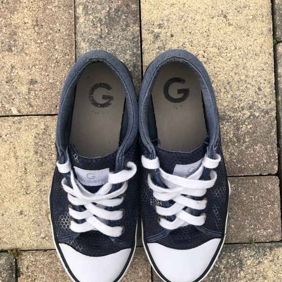 Women's Guess Sneakers - Picture 4 of 7